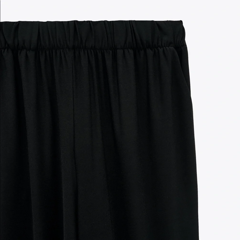 New with tags Zara Flowy Joggers